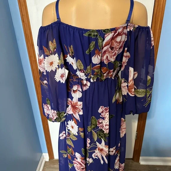 Women’s Blue Cold-Shoulder Maxi / Formal / Party / Prom Dress, Size M, NWT - Picture 3 of 15